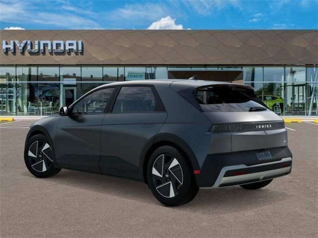 2026 Hyundai Ioniq 5 SEL - Image 5