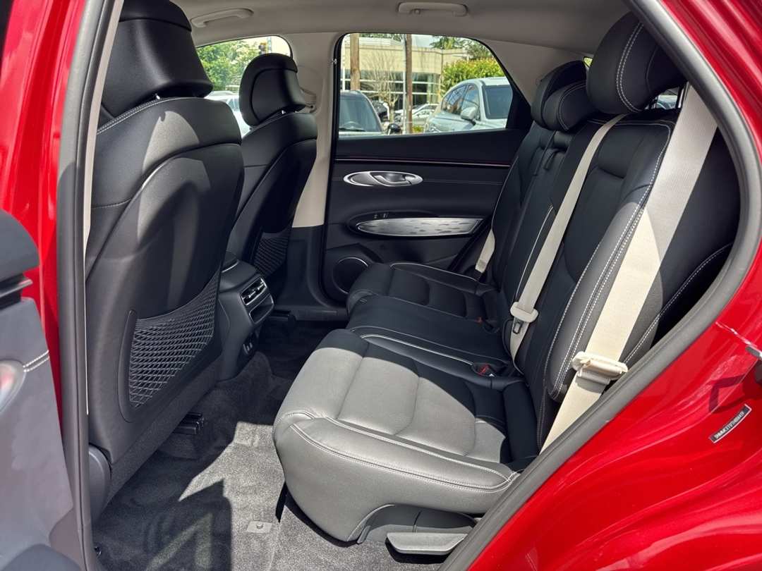 2026 Genesis Electrified Gv70 - Image 43