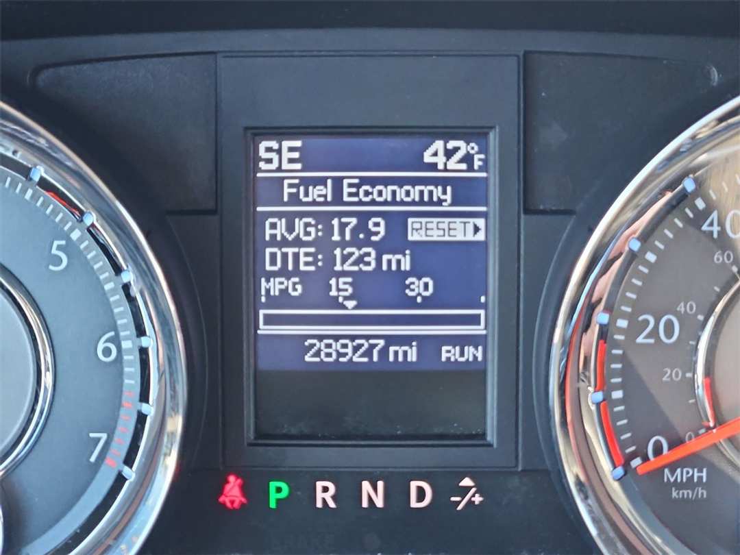 2012 Chrysler Town & Country TouringL - Image 16