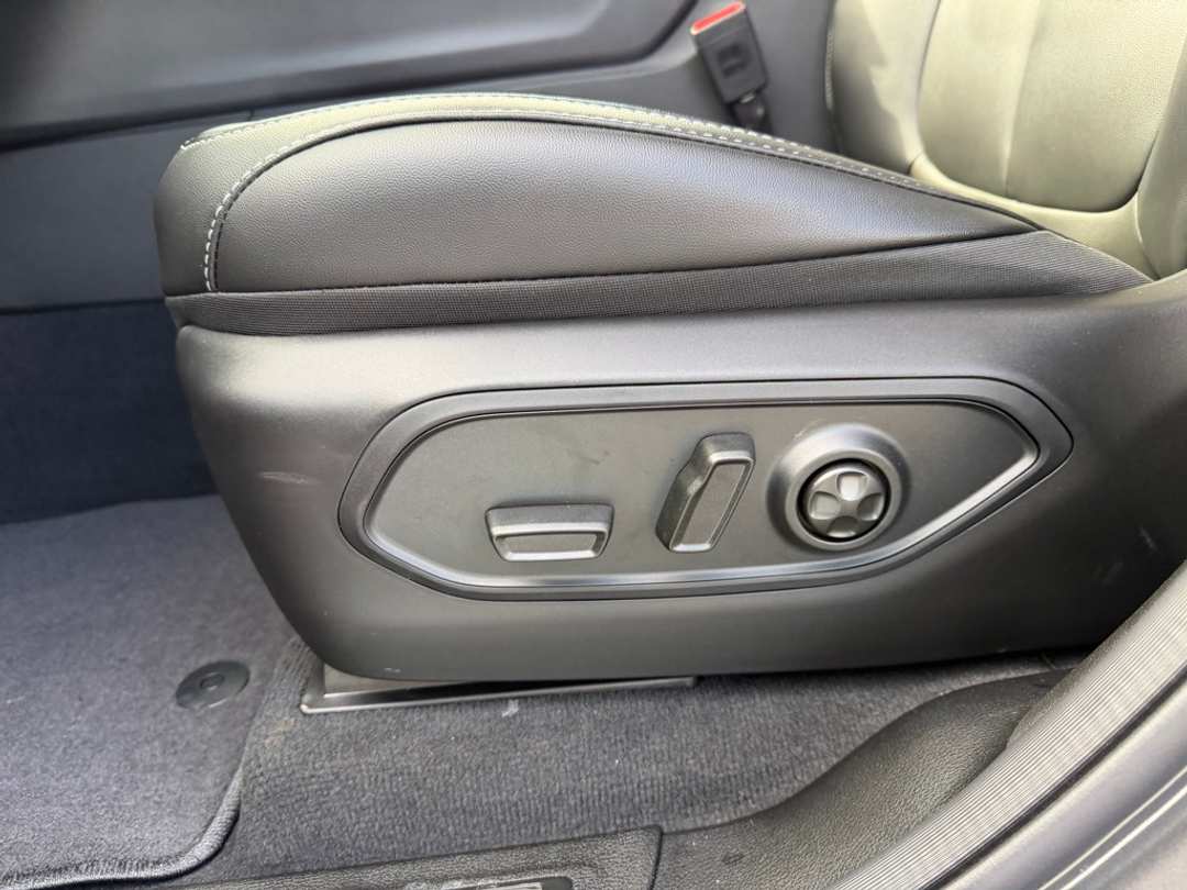 2026 Jeep Grand Cherokee Limited - Image 15