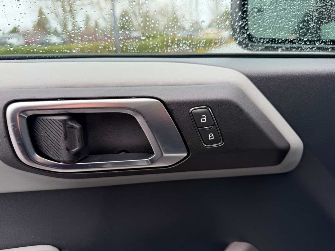 2022 Ford Bronco Badlands - Image 15