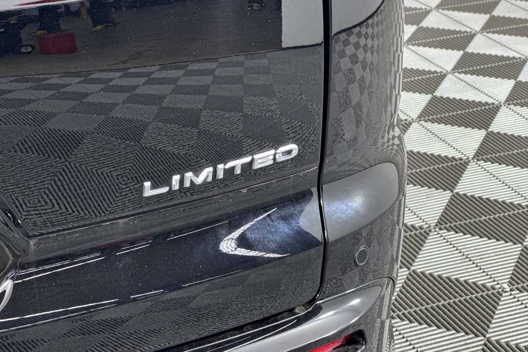 2025 Toyota Crown Signia Limited - Image 27