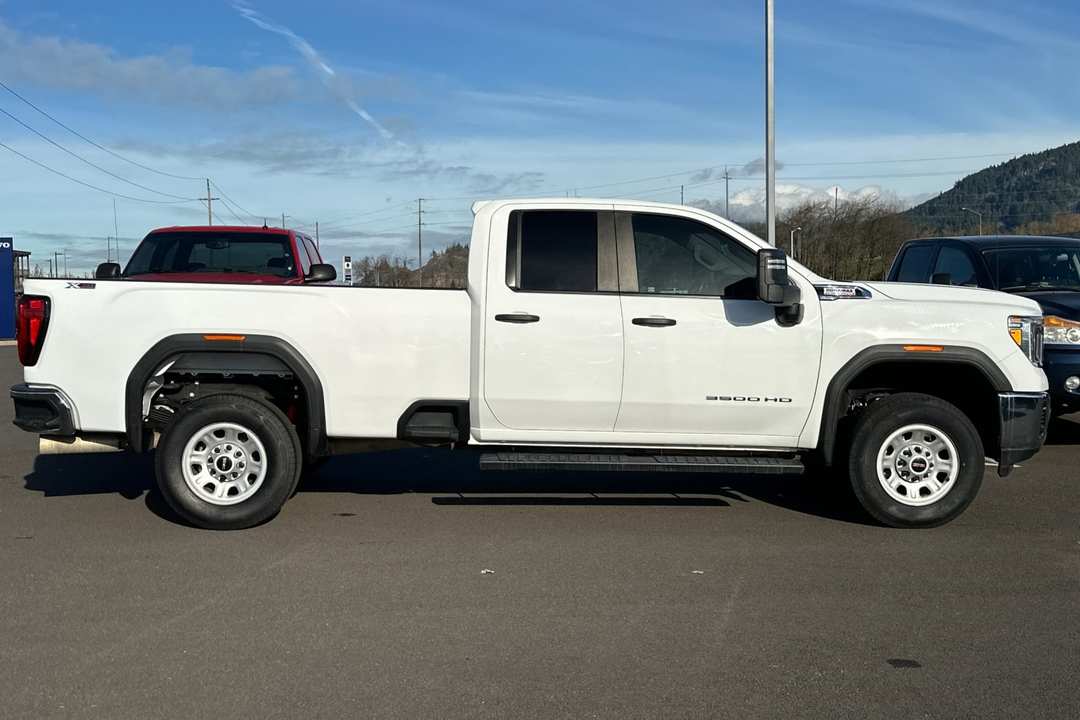 2022 GMC Sierra 3500Hd Pro - Image 2