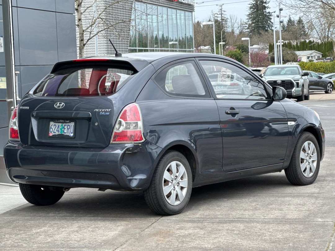 2010 Hyundai Accent Blue - Image 3