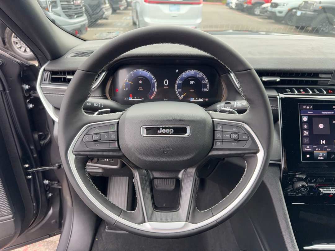 2025 Jeep Grand Cherokee Altitude X - Image 17