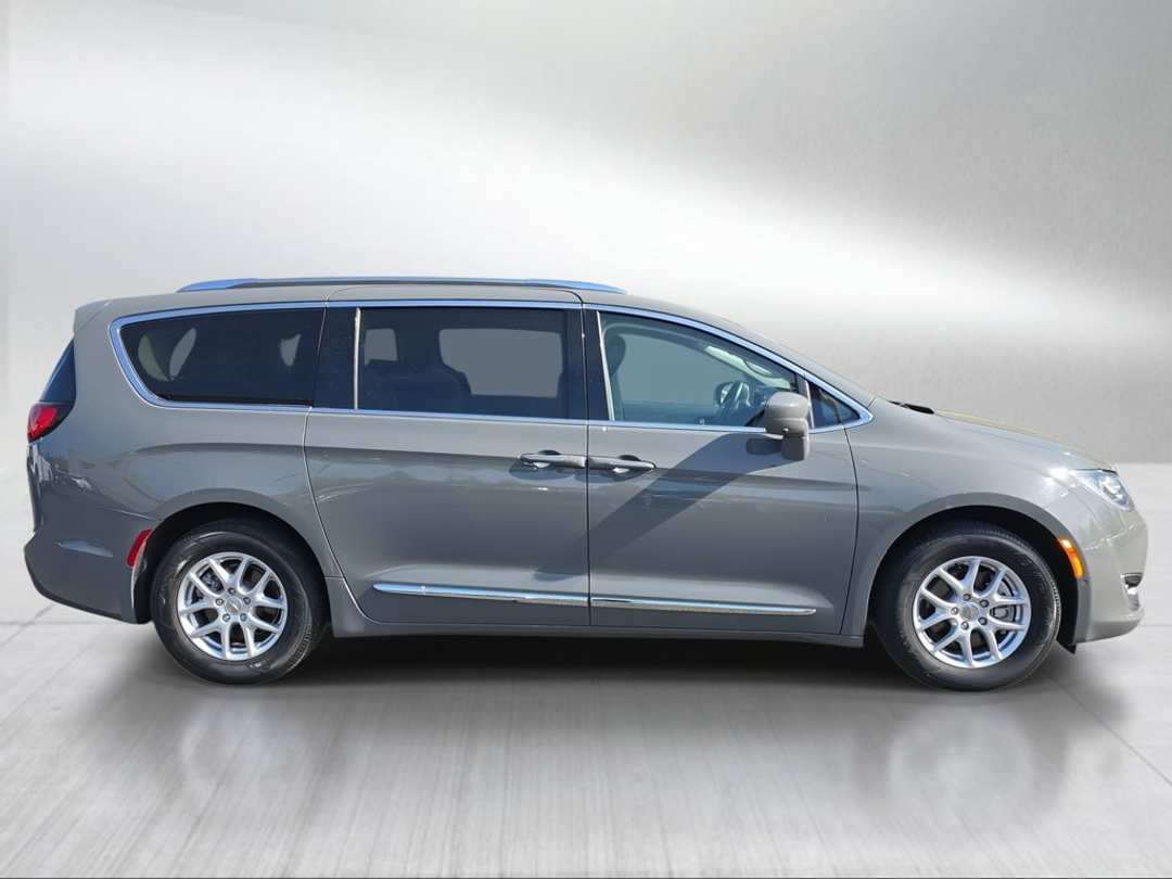 2020 Chrysler Pacifica Touring L - Image 2