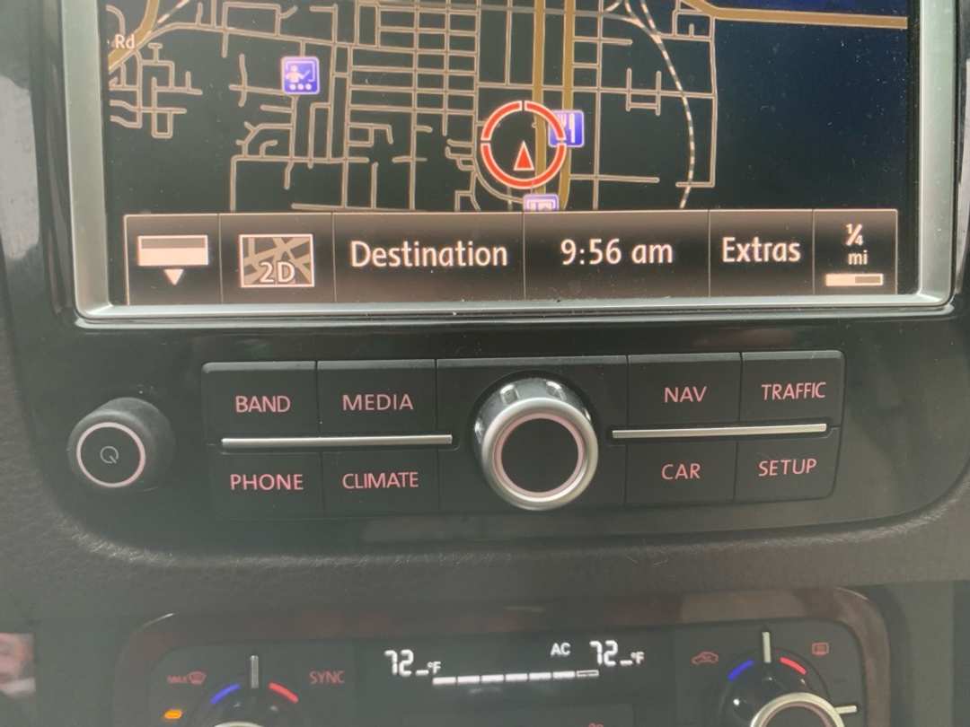 2012 Volkswagen Touareg V6 TDI - Image 19