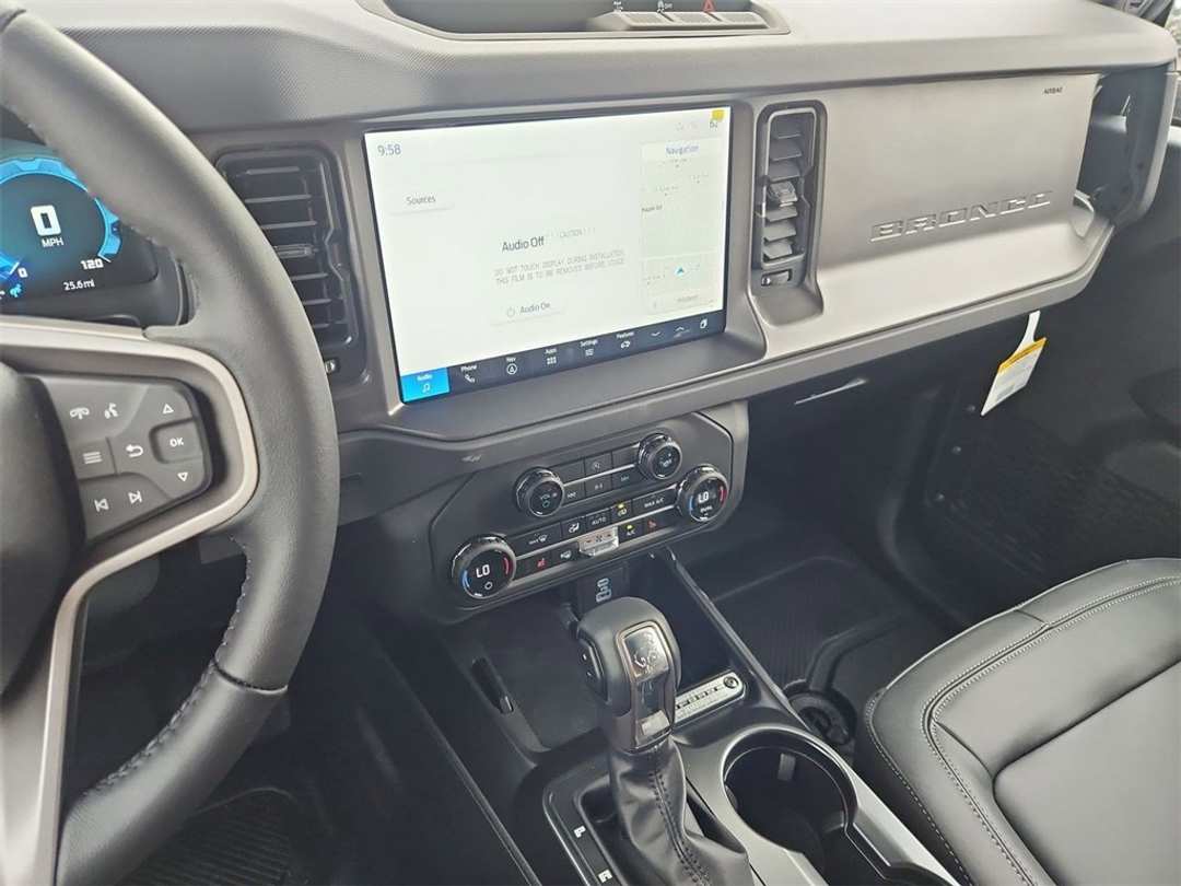 2025 Ford Bronco Big Bend - Image 18