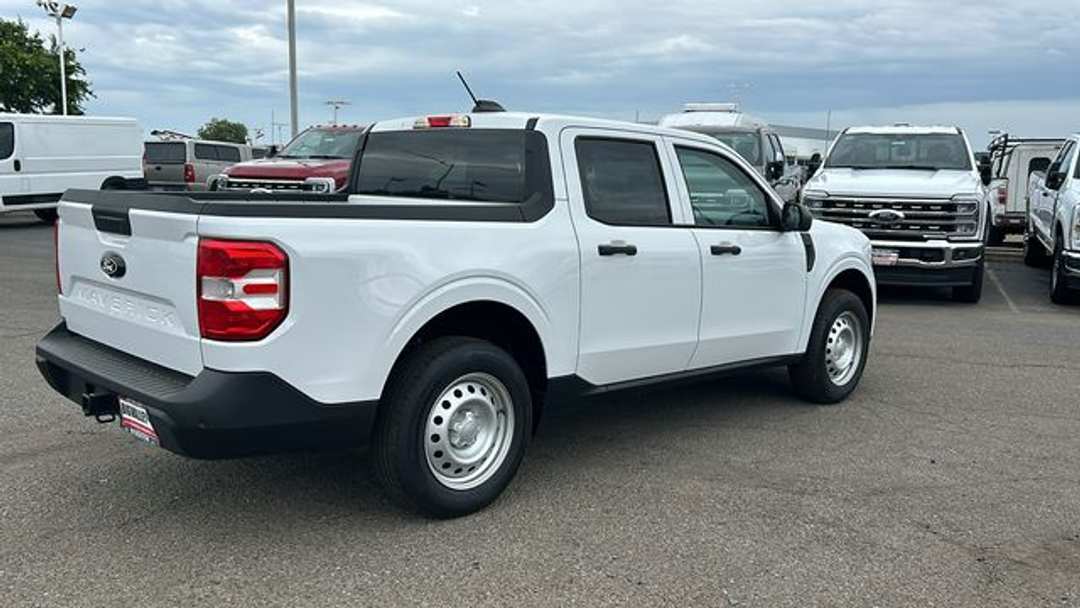 2026 Ford Maverick XL - Image 3