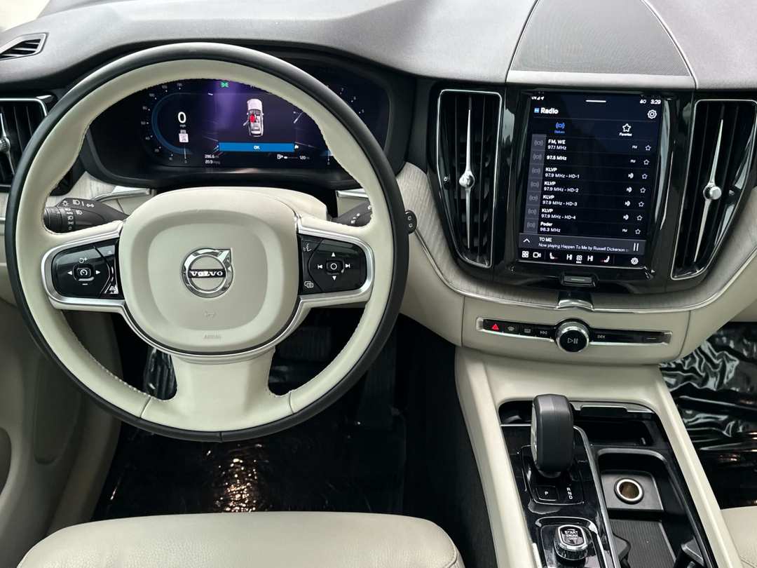 2023 Volvo Xc60 B5 Plus Bright Theme - Image 13