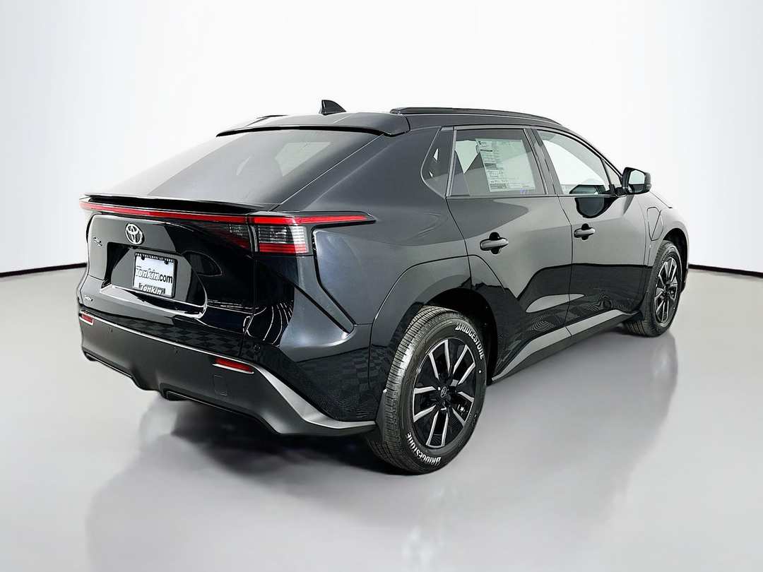 2026 Toyota Bz XLE Plus - Image 7