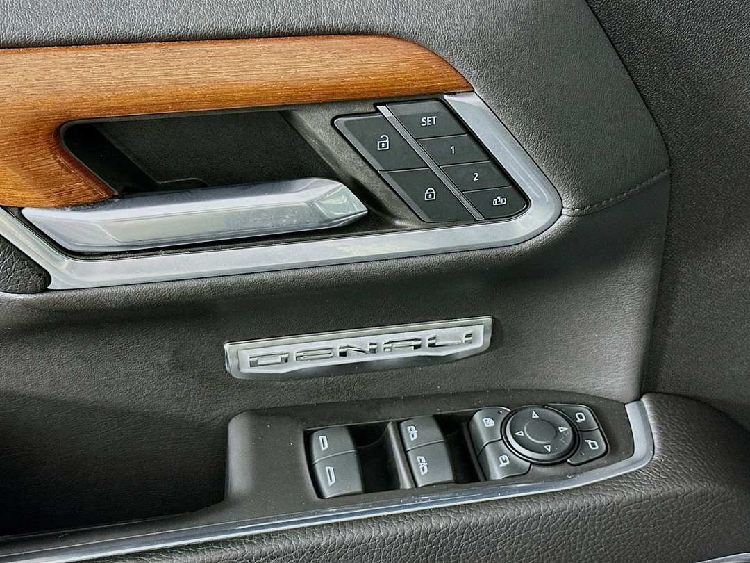 2022 GMC Sierra 1500 Denali - Image 19