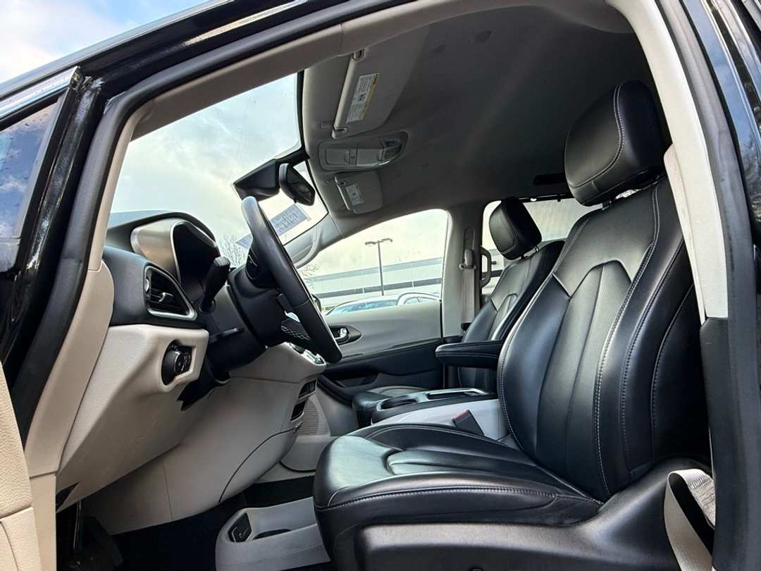 2023 Chrysler Pacifica Touring L - Image 33