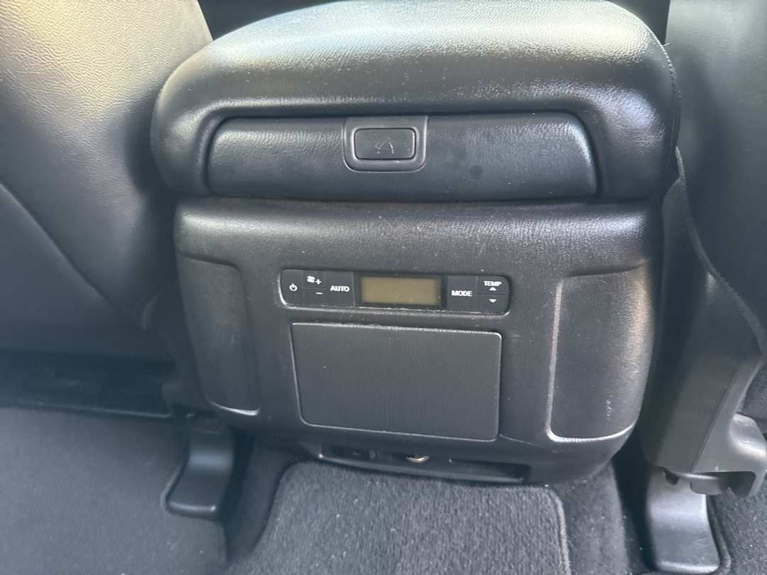 2023 Nissan Armada SL - Image 25