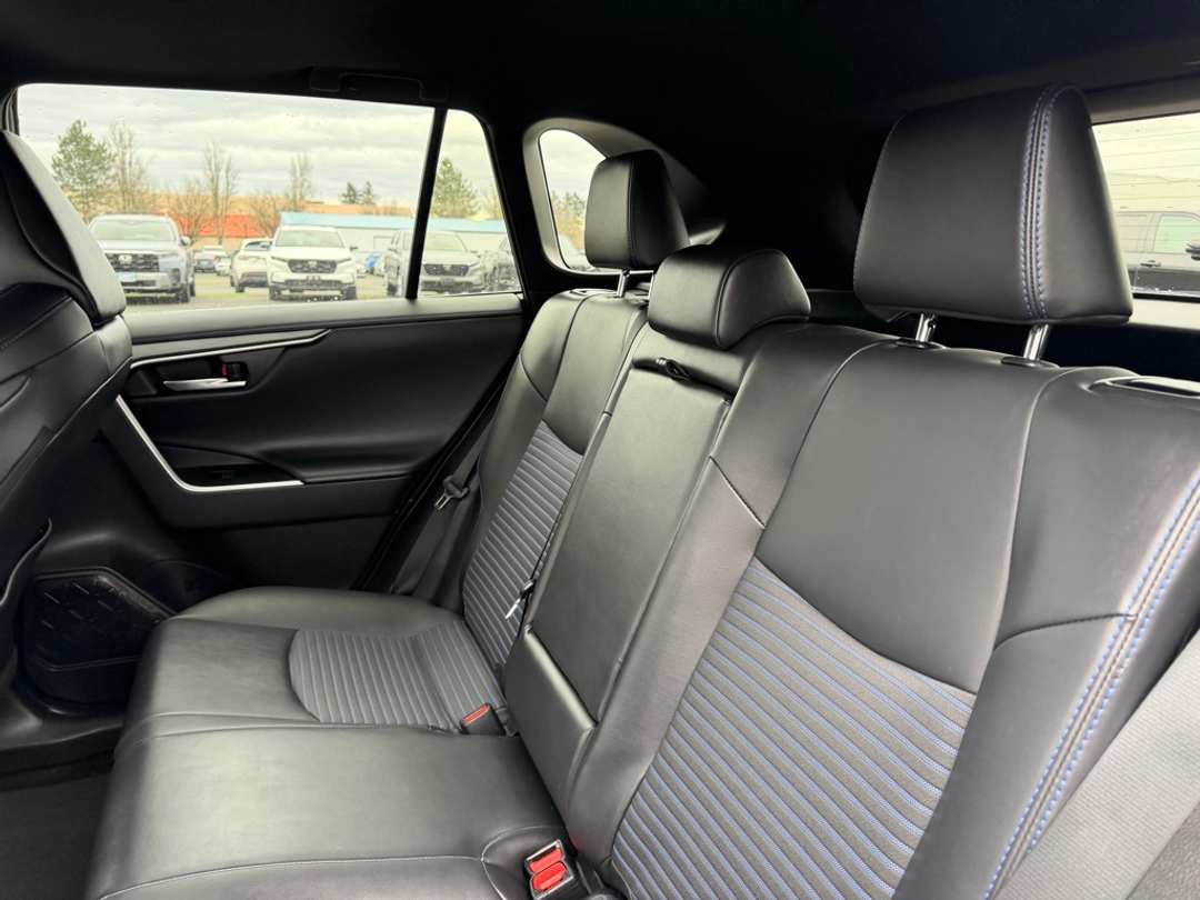 2023 Toyota Rav4 XSE - Image 30