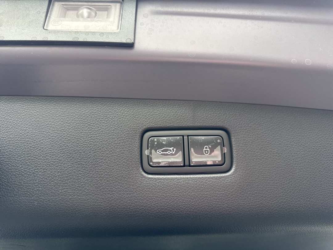 2026 Genesis Gv70 2.5T Advanced - Image 17