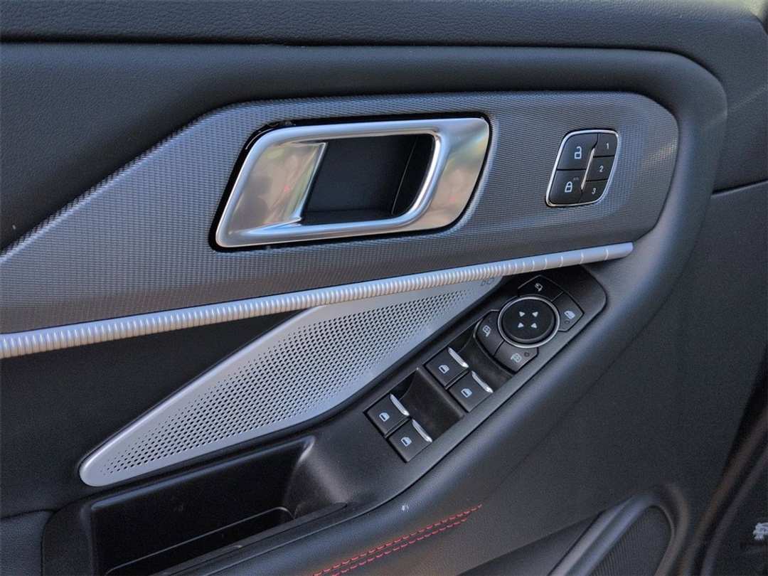 2026 Ford Explorer ST - Image 10