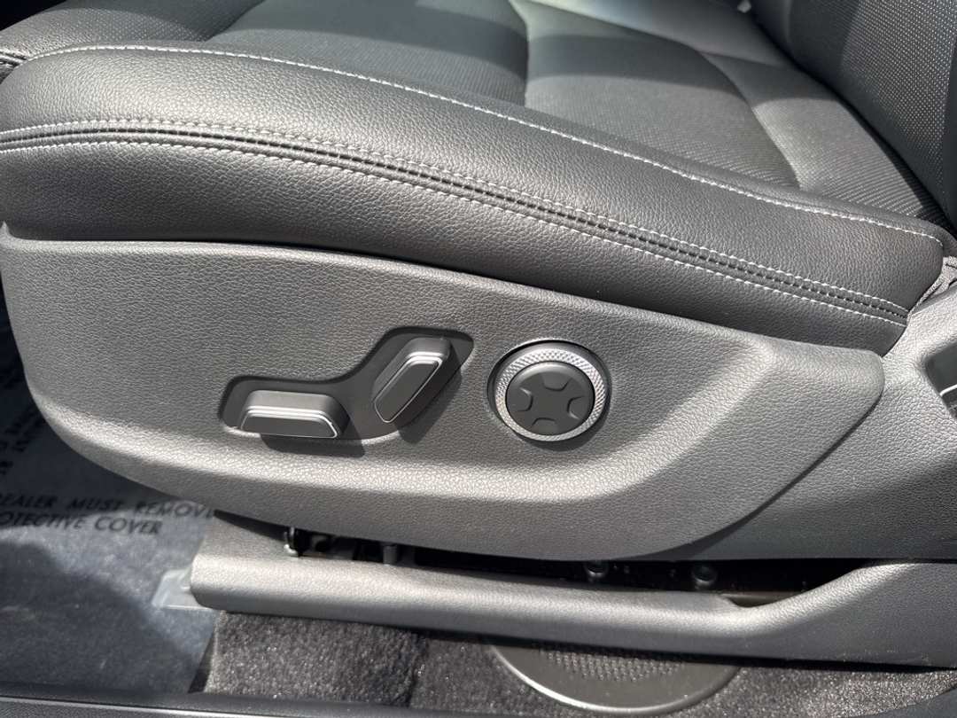 2026 Genesis Gv70 2.5T - Image 20