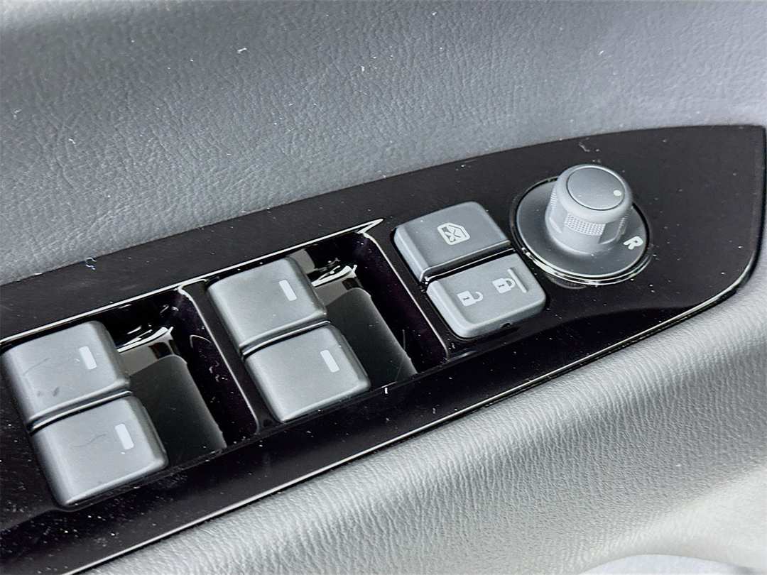 2025 MAZDA CX-5 2.5 S Preferred Package - Image 17