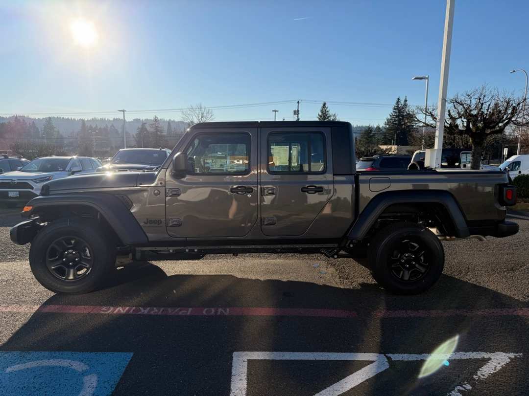 2026 Jeep Gladiator Sport - Image 5