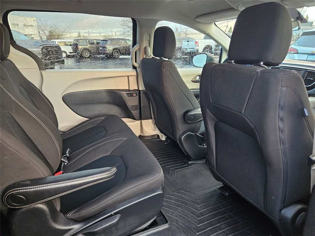 2021 Chrysler Voyager L - Image 35