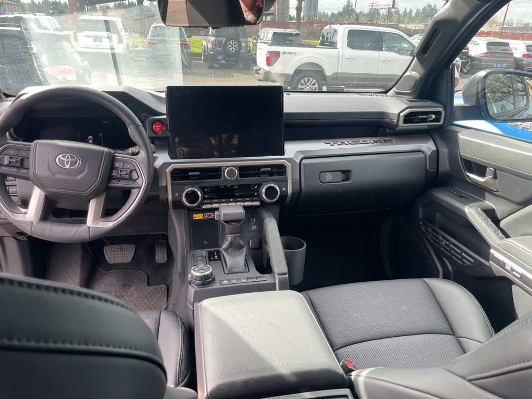 2025 Toyota Tacoma TRD Off Road - Image 12