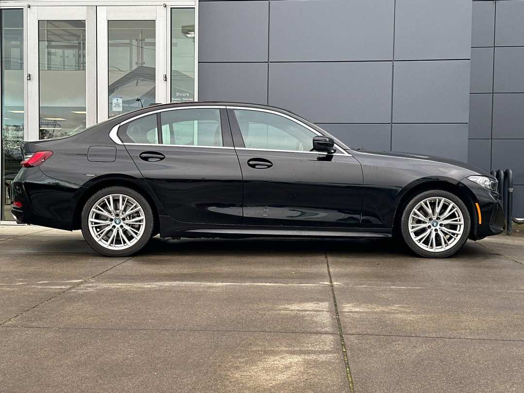 2024 BMW 3 Series 330e xDrive - Image 2