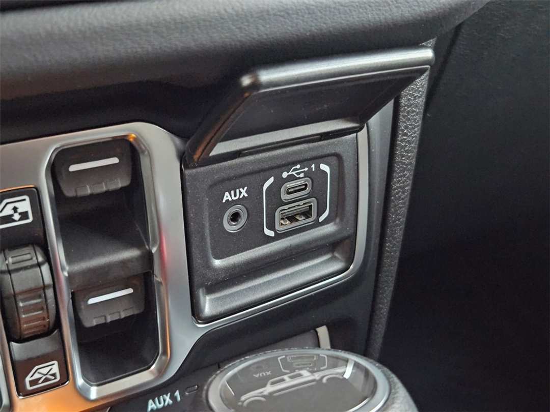 2026 Jeep Gladiator Rubicon - Image 27