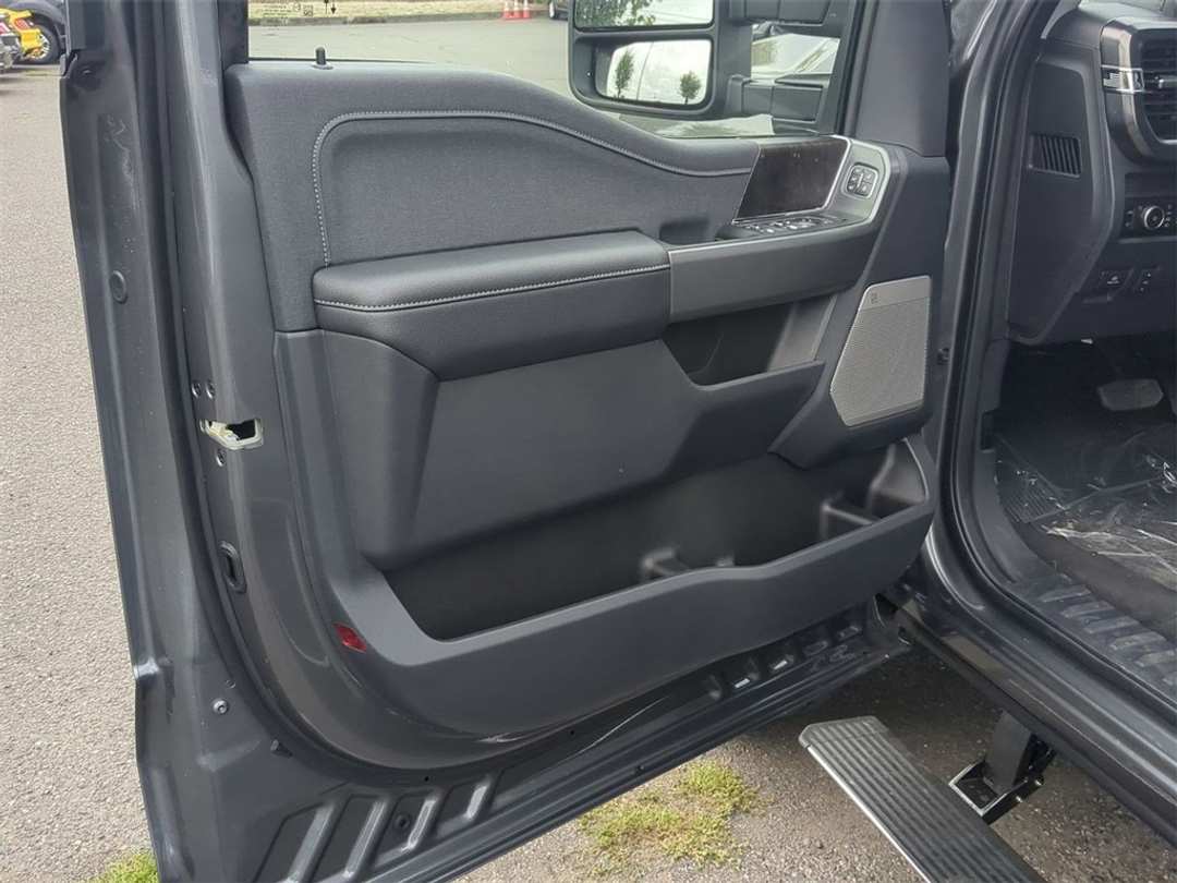 2026 Ford F-350Sd Lariat - Image 9