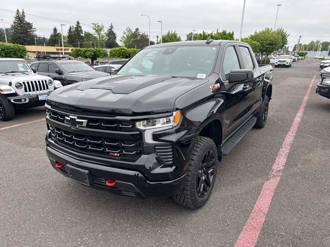 2023 Chevrolet Silverado 1500 LT Trail Boss - Image 3