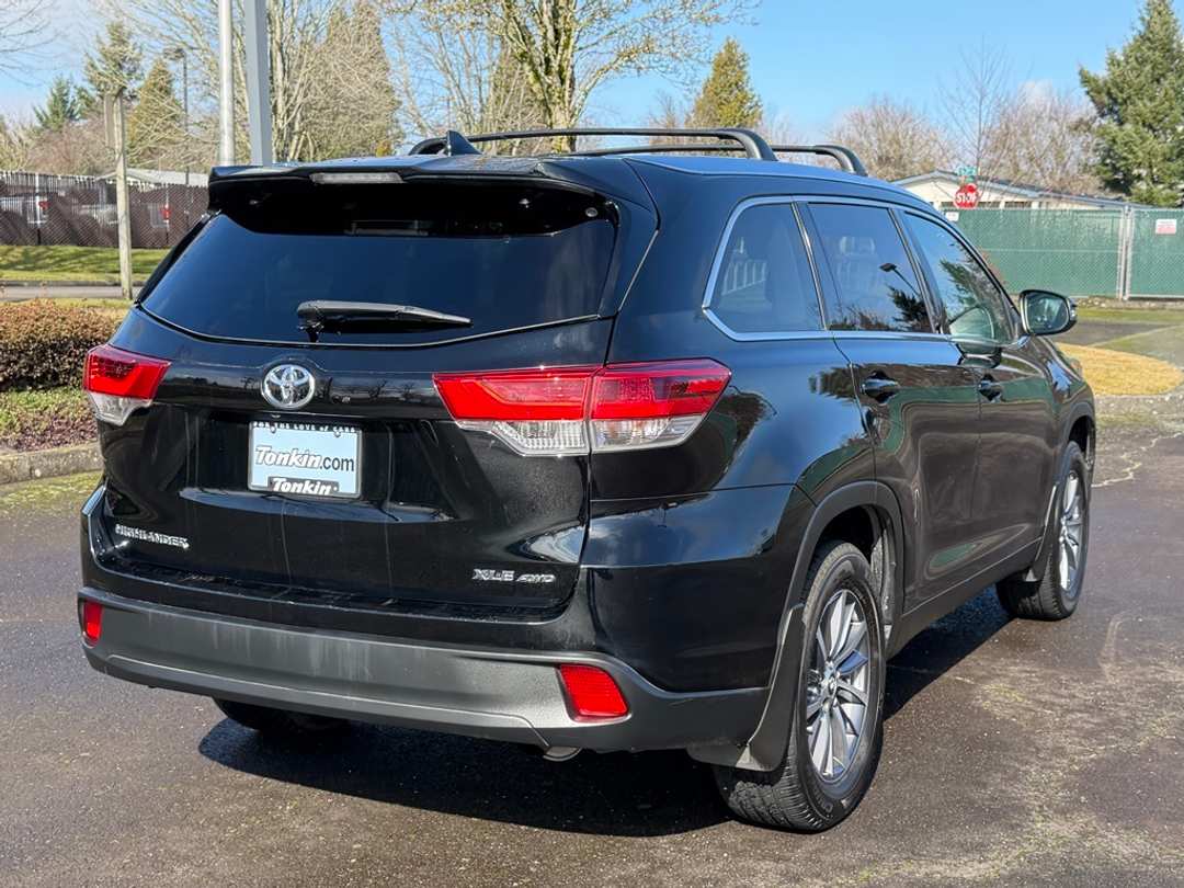 2019 Toyota Highlander XLE - Image 8