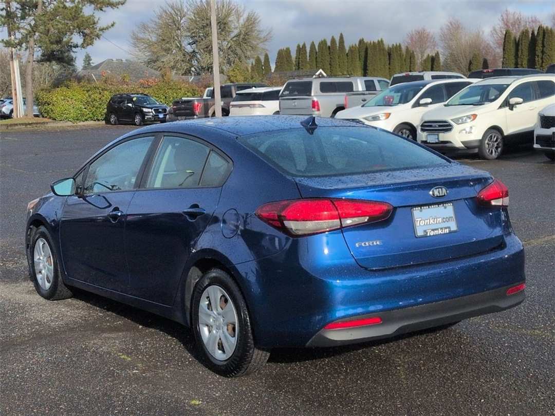 2017 Kia Forte LX - Image 3
