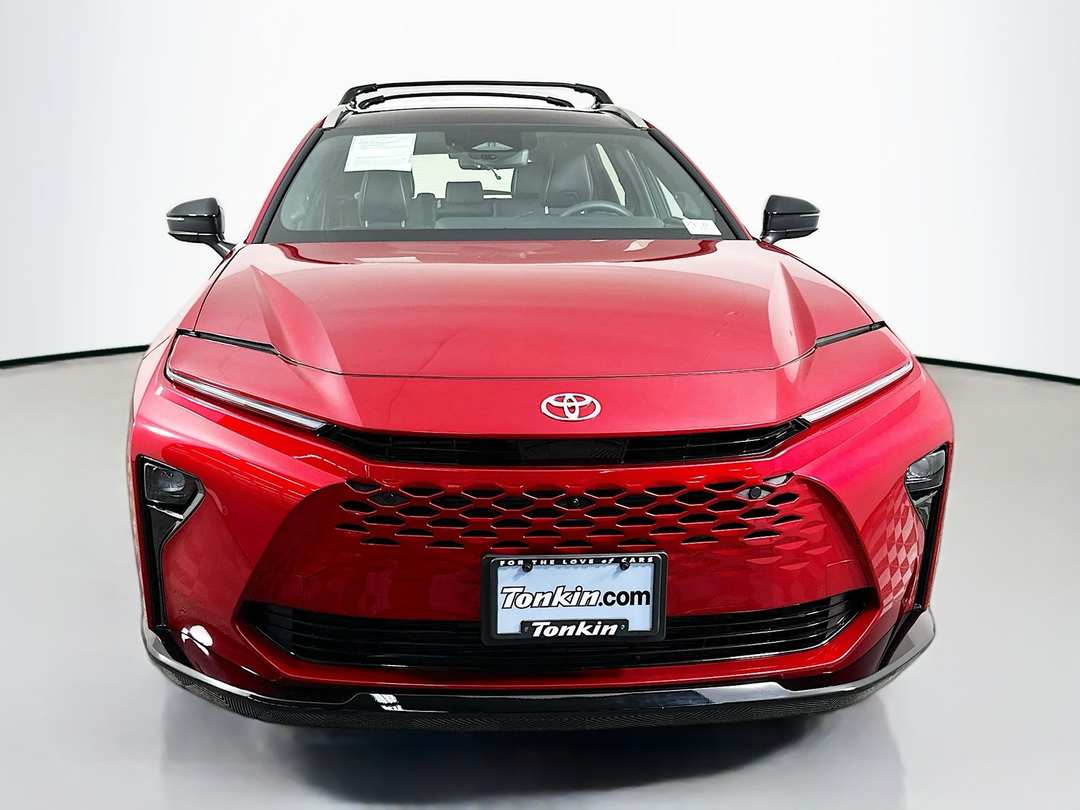 2025 Toyota Crown Signia Limited - Image 2