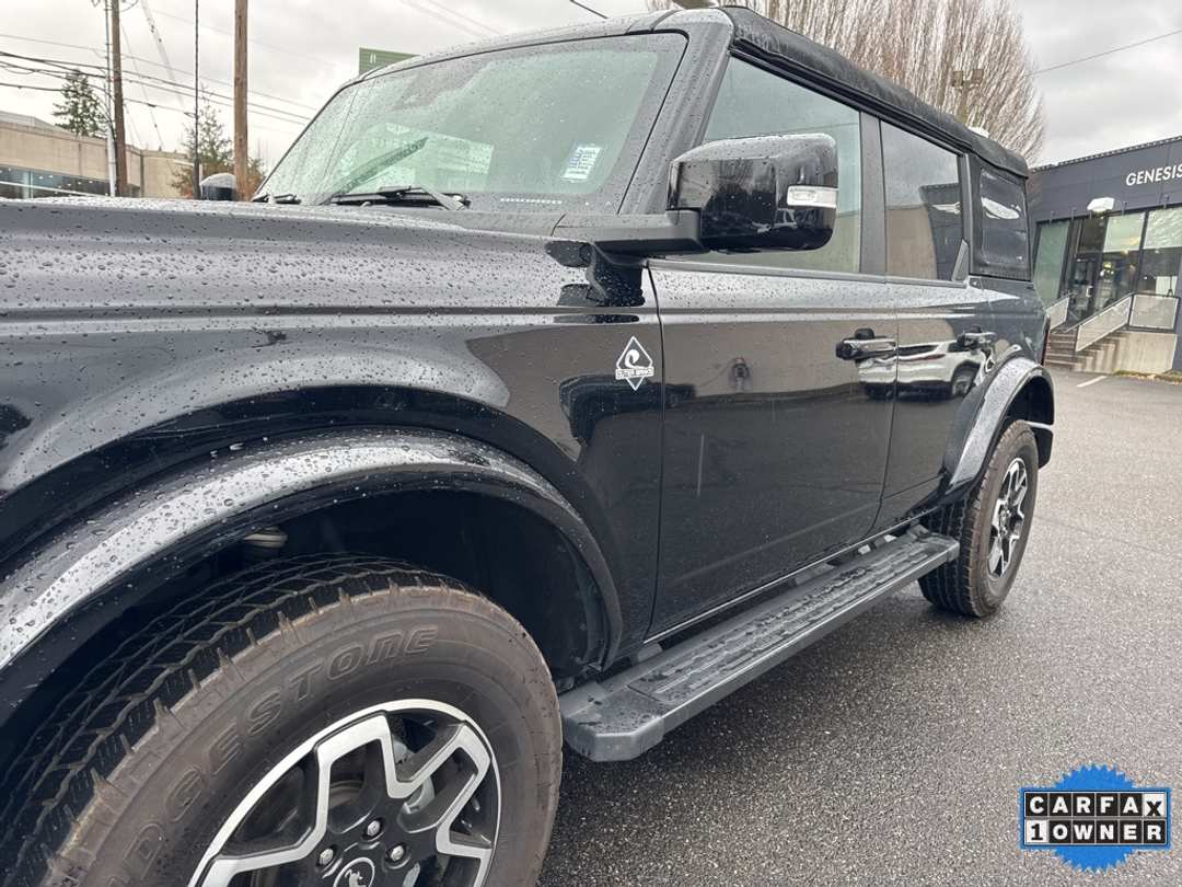 2024 Ford Bronco Outer Banks - Image 13