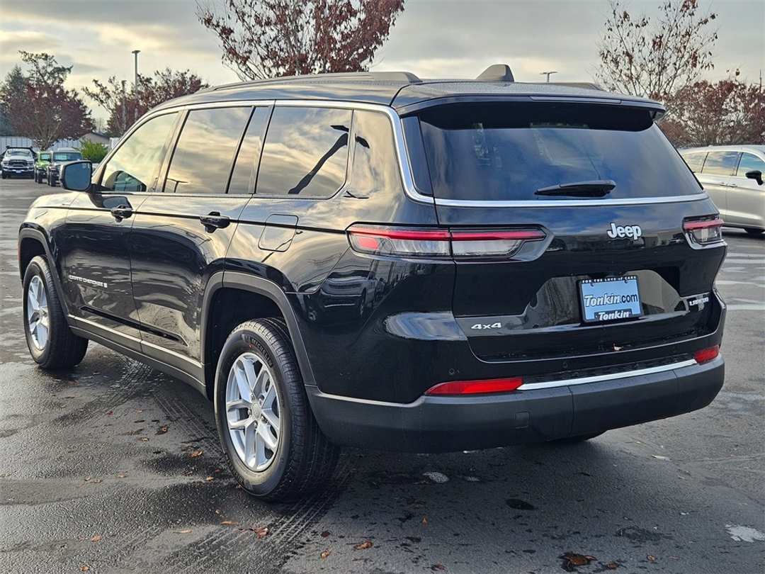 2025 Jeep Grand Cherokee L Laredo - Image 4