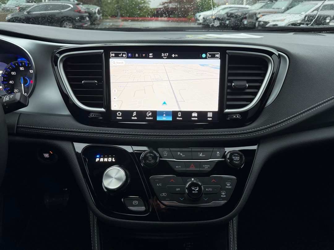 2026 Chrysler Pacifica Limited - Image 23
