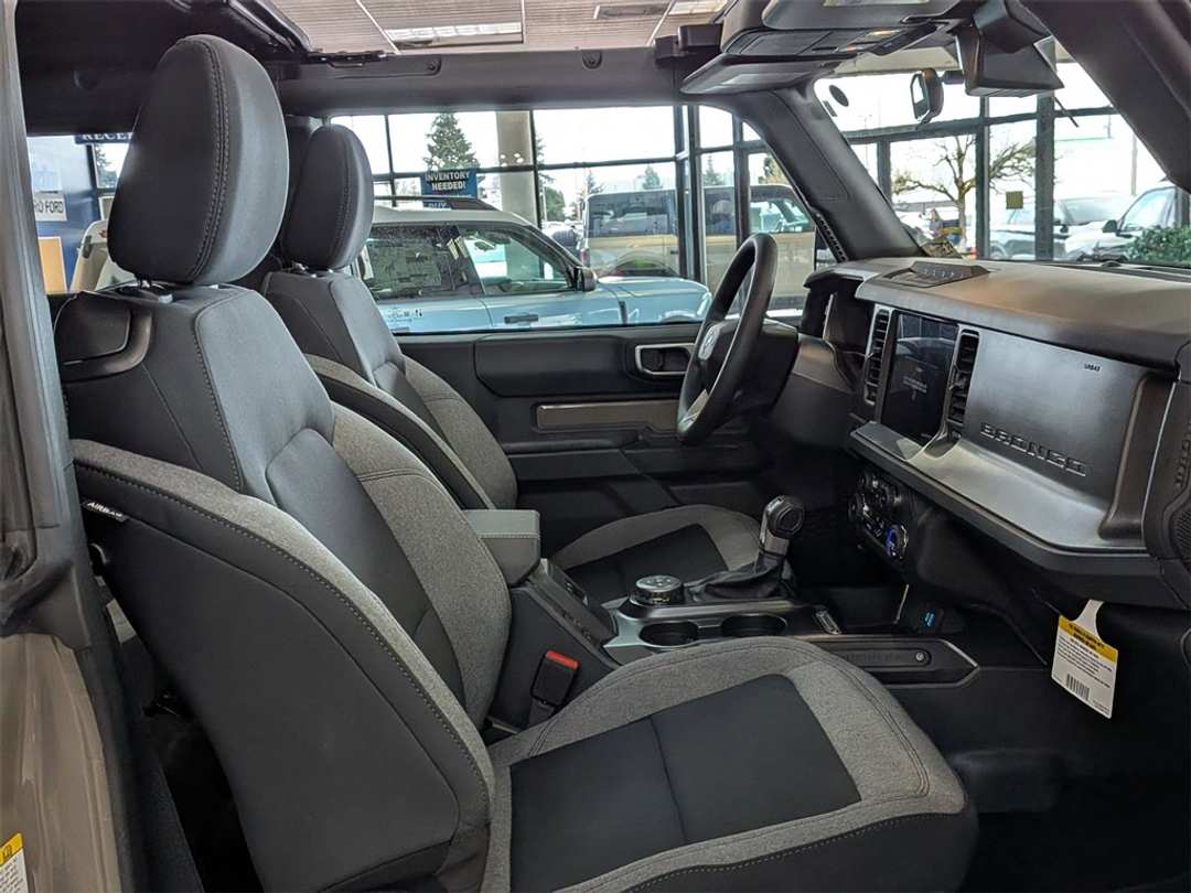 2025 Ford Bronco Base - Image 19