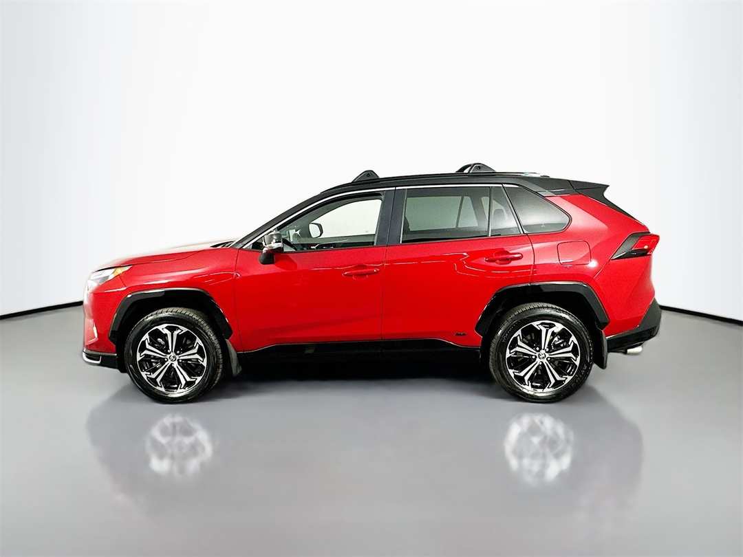 2025 Toyota Rav4 XSE - Image 4