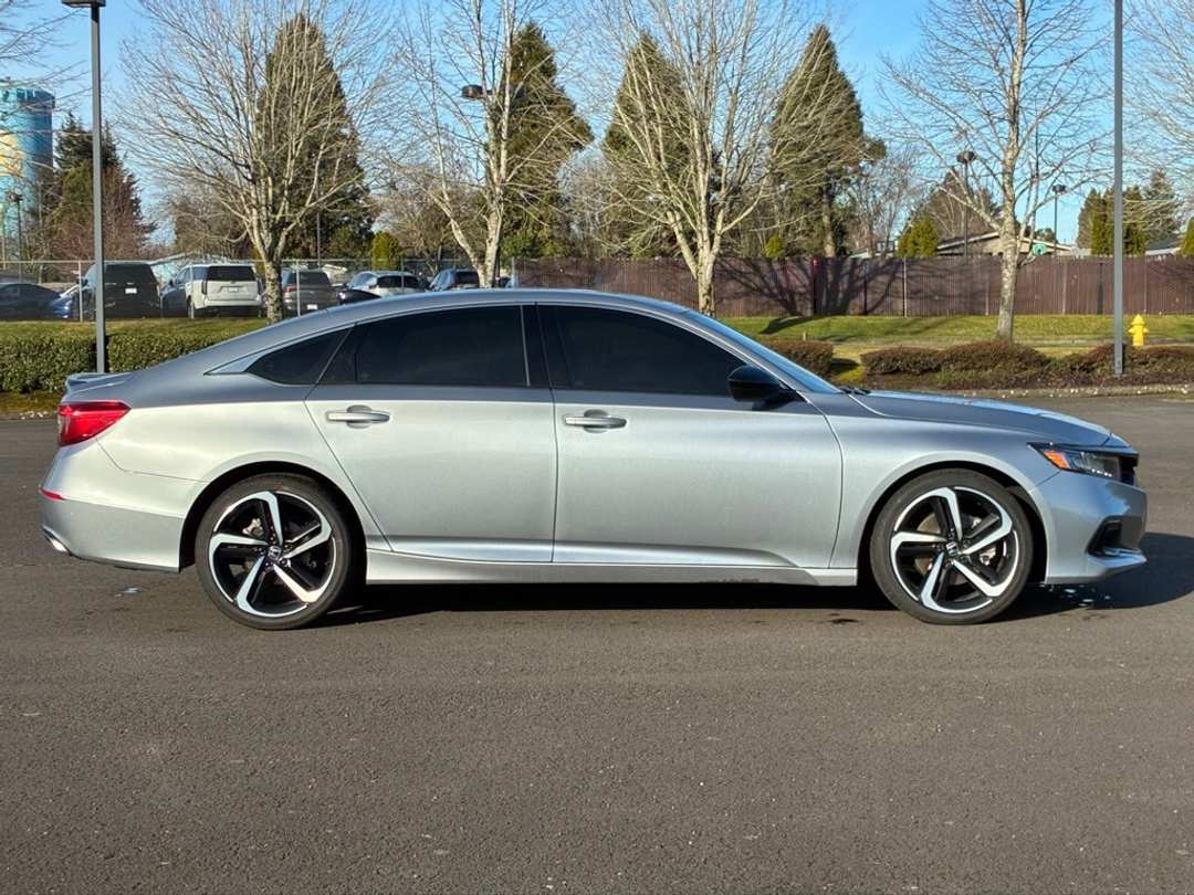 2022 Honda Accord Sport 2.0T - Image 8