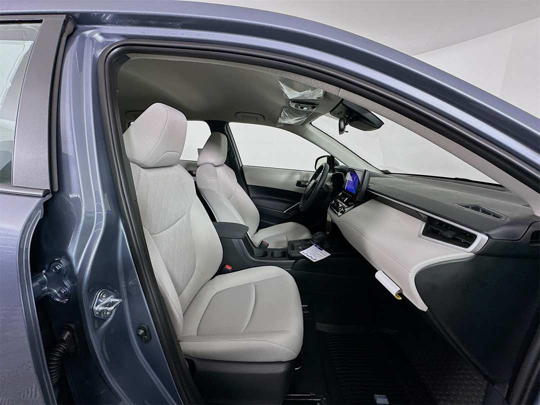 2026 Toyota Corolla Cross L - Image 27
