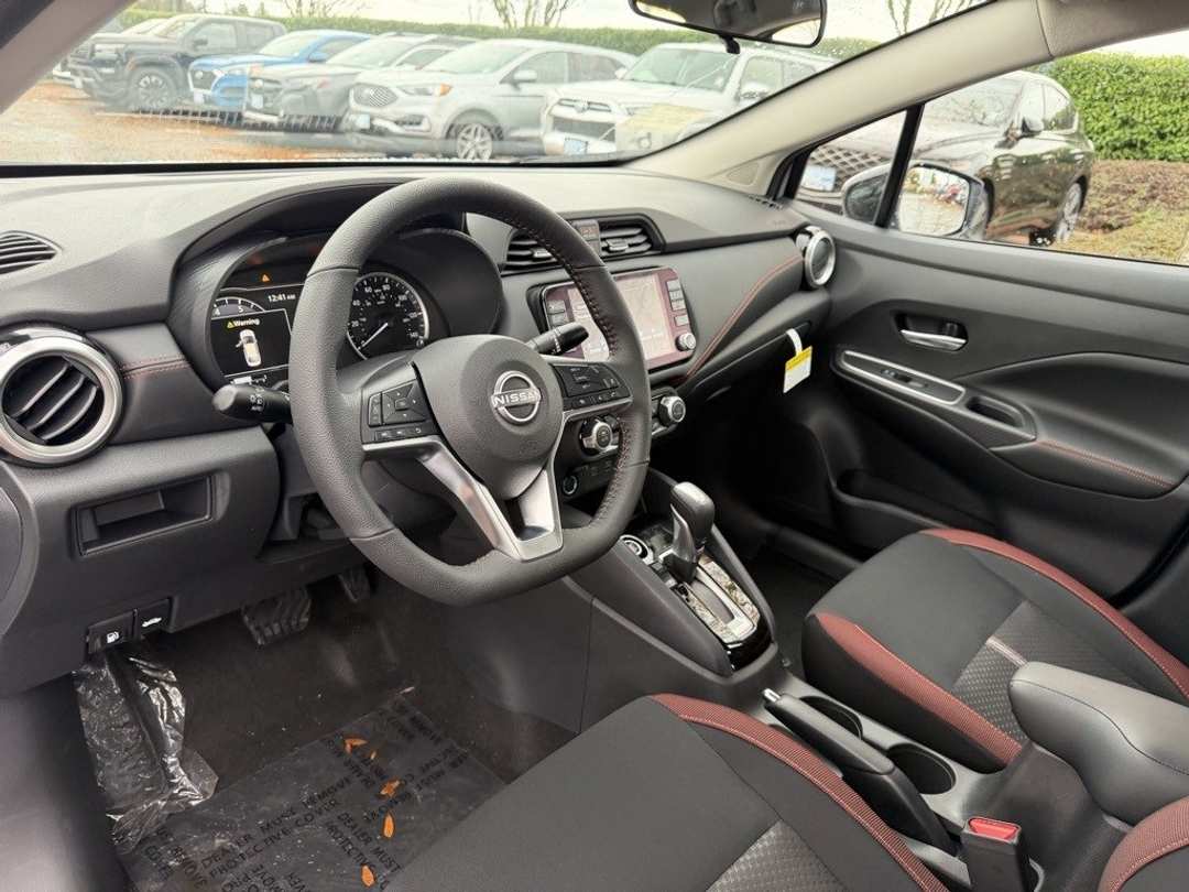 2025 Nissan Versa 1.6 SR - Image 14