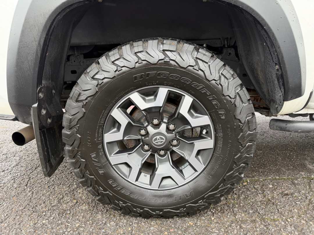 2020 Toyota Tacoma TRD OffRoad - Image 10