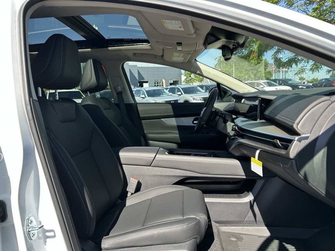 2025 Nissan Murano SL - Image 28