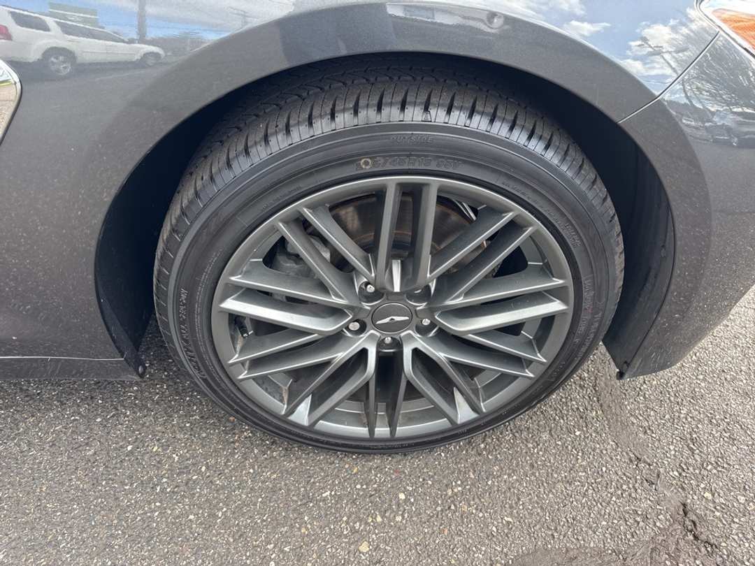 2019 Genesis G70 2.0T Advanced - Image 9