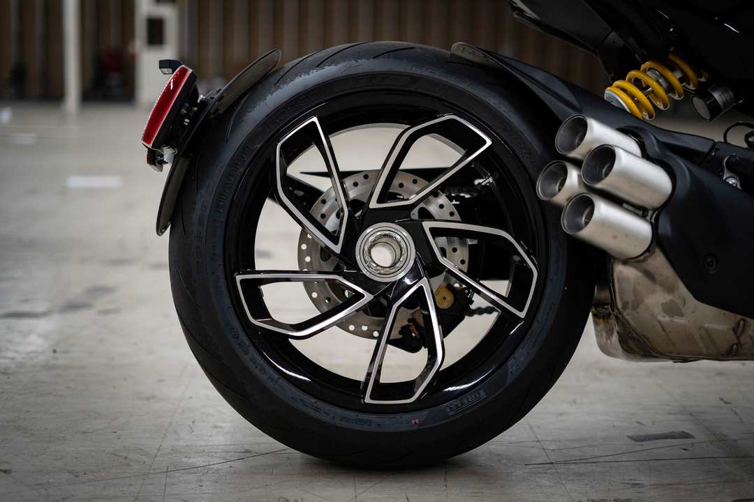 2024 Ducati Diavel V4 - Image 2