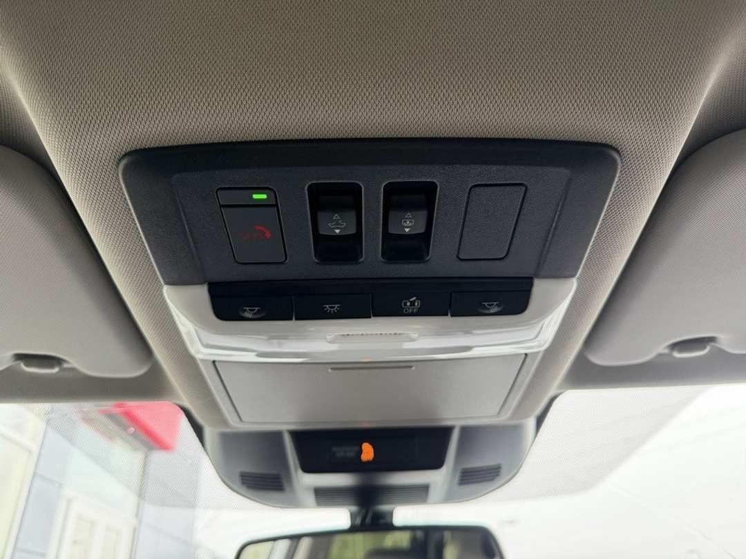 2026 Nissan Rogue Platinum - Image 29