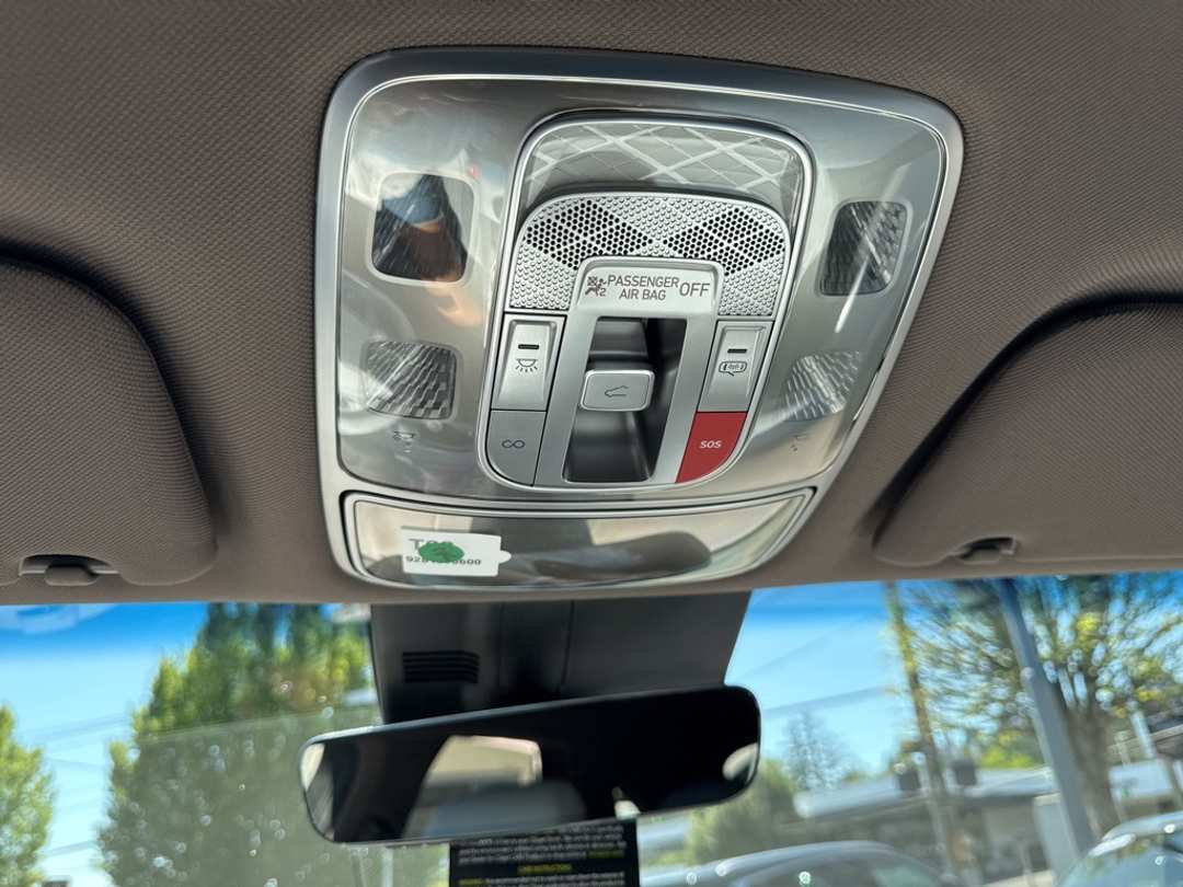 2026 Genesis Electrified Gv70 - Image 32