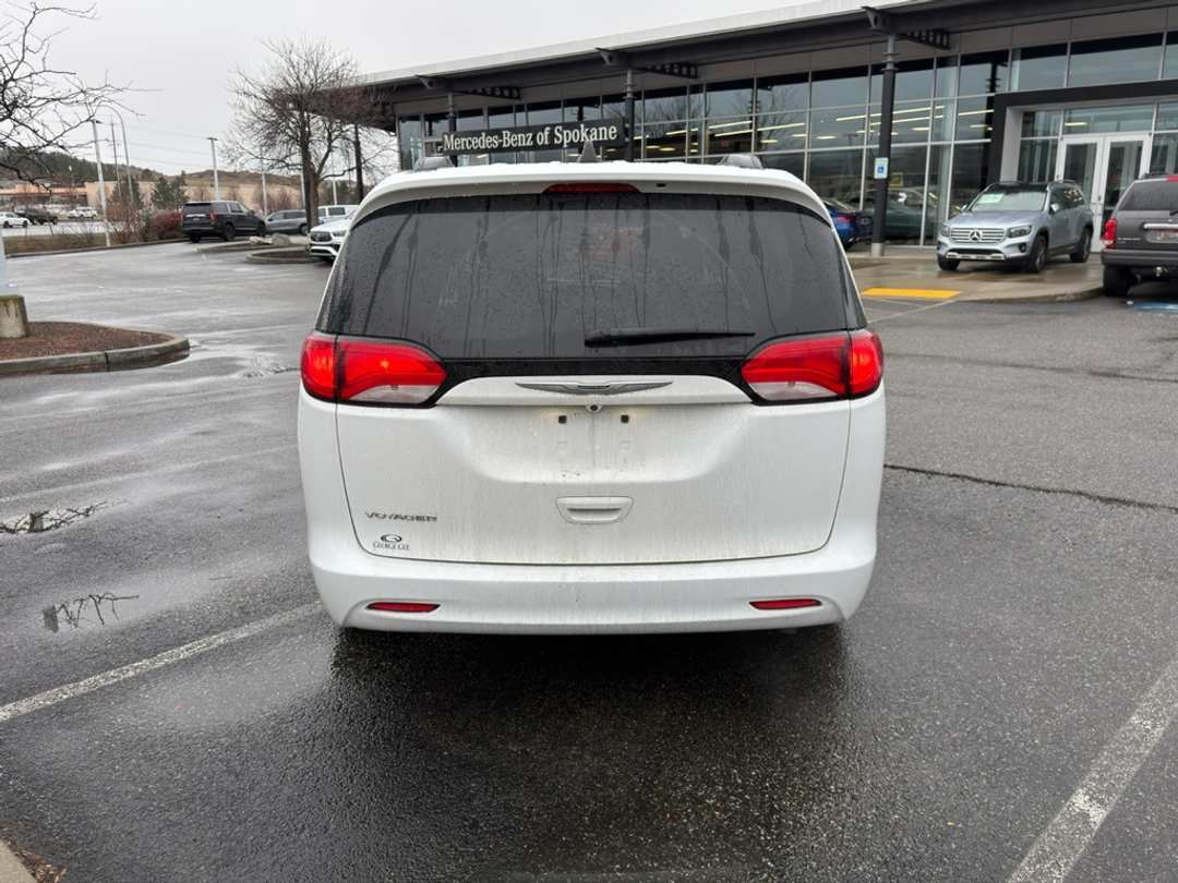 2021 Chrysler Voyager LXI - Image 8