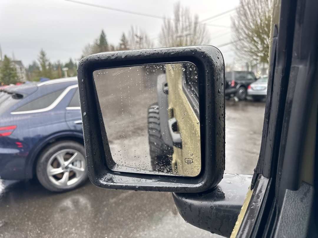 2025 Jeep Wrangler Rubicon - Image 40