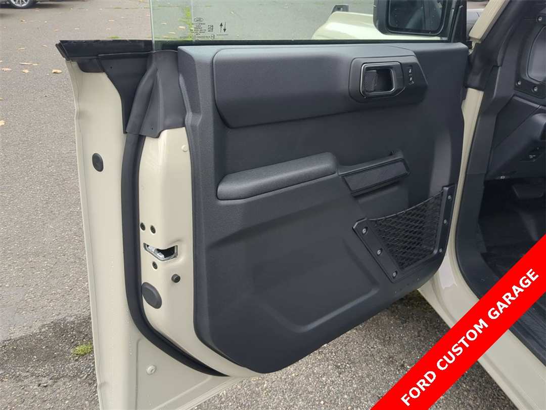 2025 Ford Bronco Big Bend - Image 9